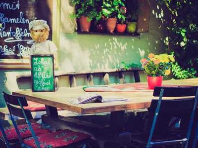 Thomas Bernhard on Walking, Thinking, and the Paradox of Self-Reflection