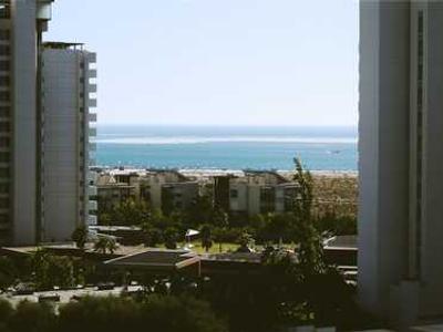 The Pattern Inside the Pattern: Fractals, the Hidden Order Beneath Chaos, and the Story of the Refugee Who Revolutionized the Mathematics of Reality