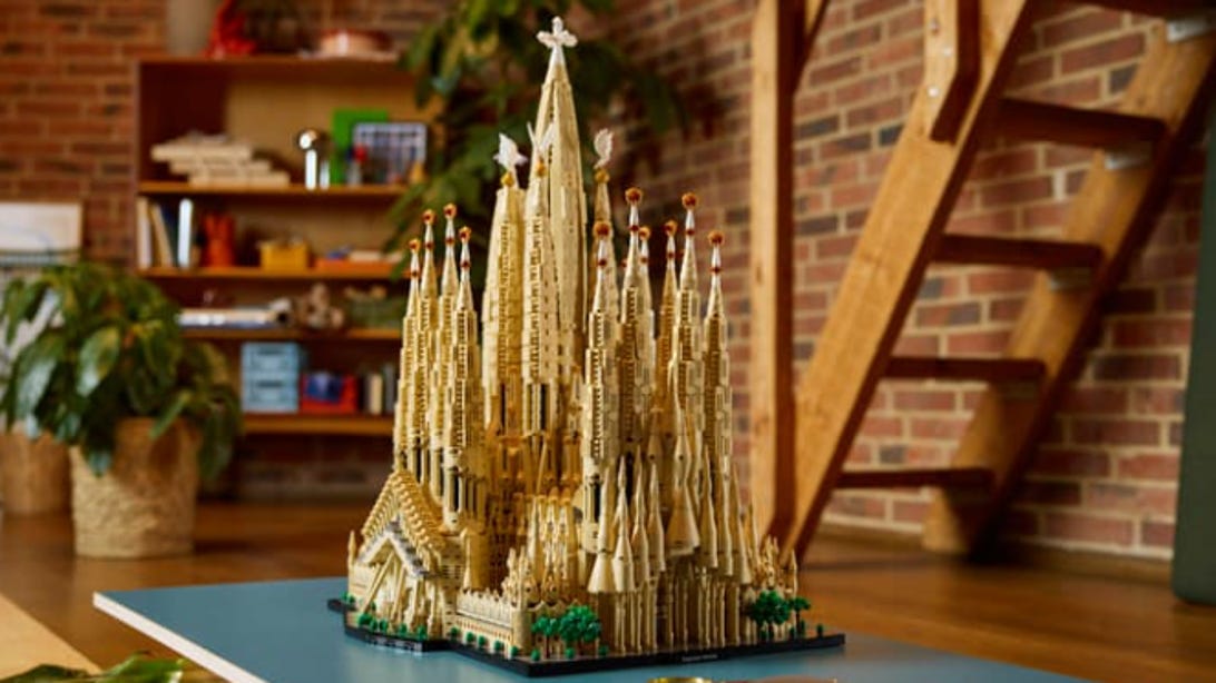 Lego's Biggest Build Ever Is Here and It's $800