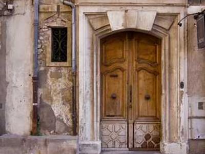 HOLD ON LET GO: Urns for Living and the Art of Trusting Time